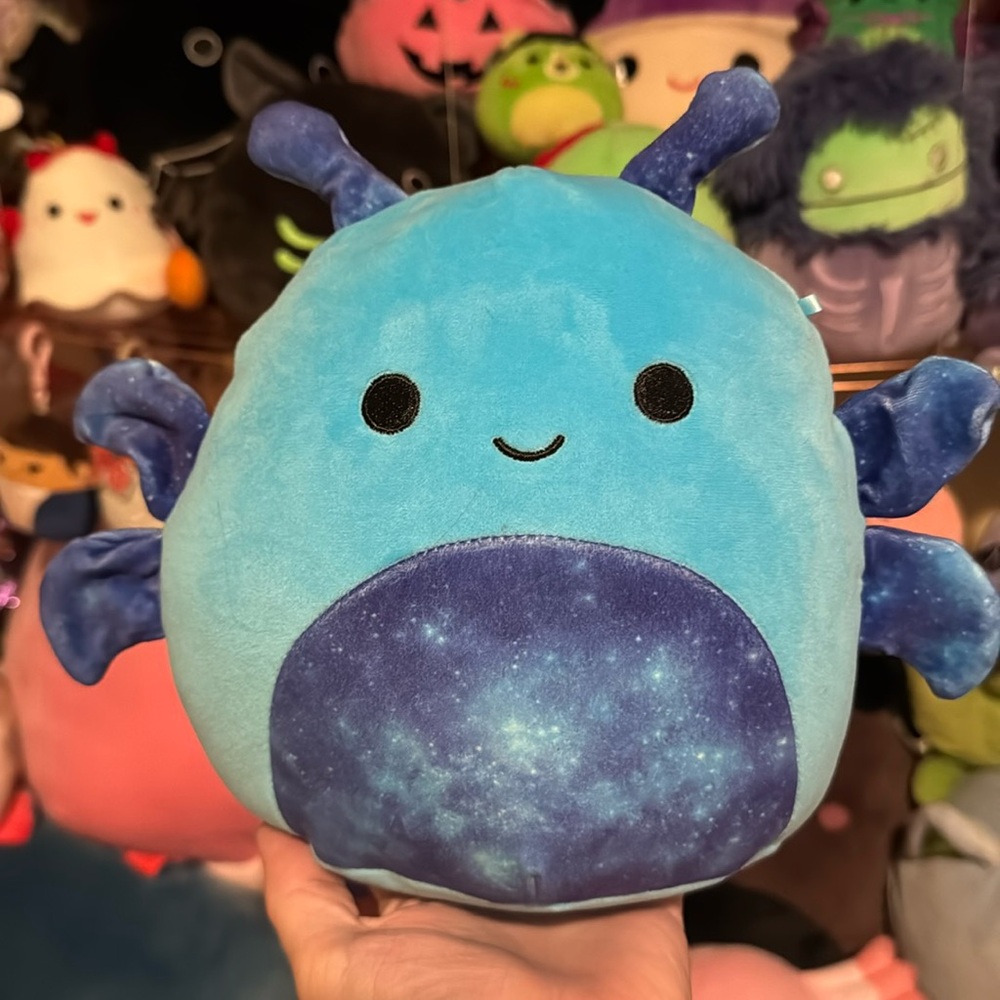 Hunter the lightning bug check in series squishmallow NWT
